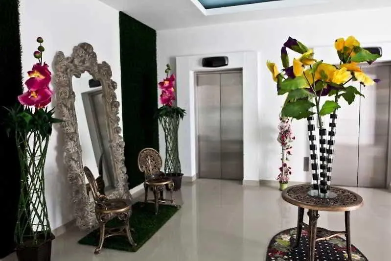 Barcelona Tower Suite カンクン