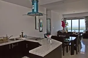 Barcelona Tower Suite Cancún Hotel